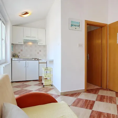 Apartament Modern Eingerichtete Ideal Fuer Junge Paaren Im Zentrum Von By Interhome