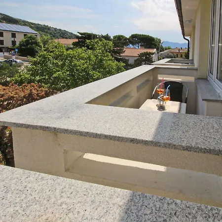 Modern Eingerichtete Ideal Fuer Junge Paaren Im Zentrum Von By Interhome Apartament Baška