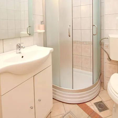 Apartament Modern Eingerichtete Ideal Fuer Junge Paaren Im Zentrum Von By Interhome