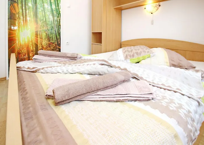 Modern Eingerichtete Ideal Fuer Junge Paaren Im Zentrum Von By Interhome *