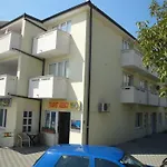 Modern Eingerichtete Ideal Fuer Junge Paaren Im Zentrum Von By Interhome Lejlighed