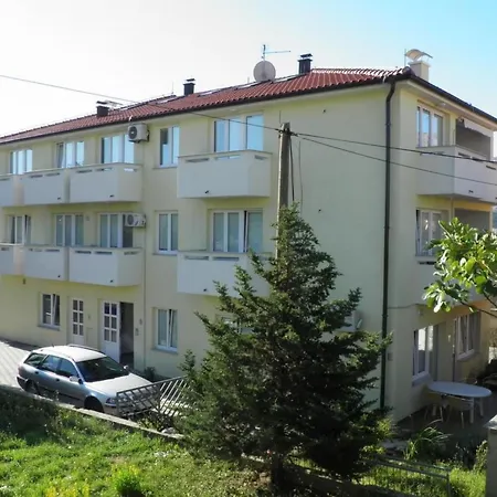 Modern Eingerichtete Ideal Fuer Junge Paaren Im Zentrum Von By Interhome 公寓 巴斯卡
