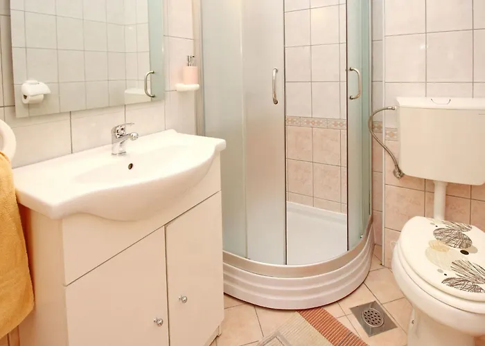 Apartament Modern Eingerichtete Ideal Fuer Junge Paaren Im Zentrum Von By Interhome