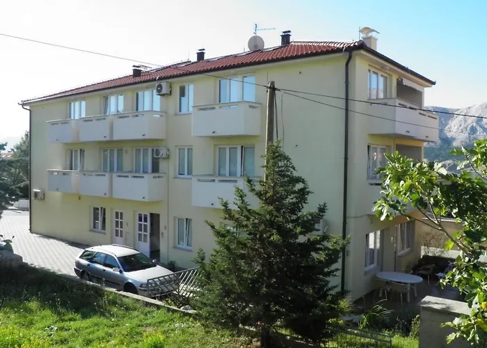 Modern Eingerichtete Ideal Fuer Junge Paaren Im Zentrum Von By Interhome Apartament Baška
